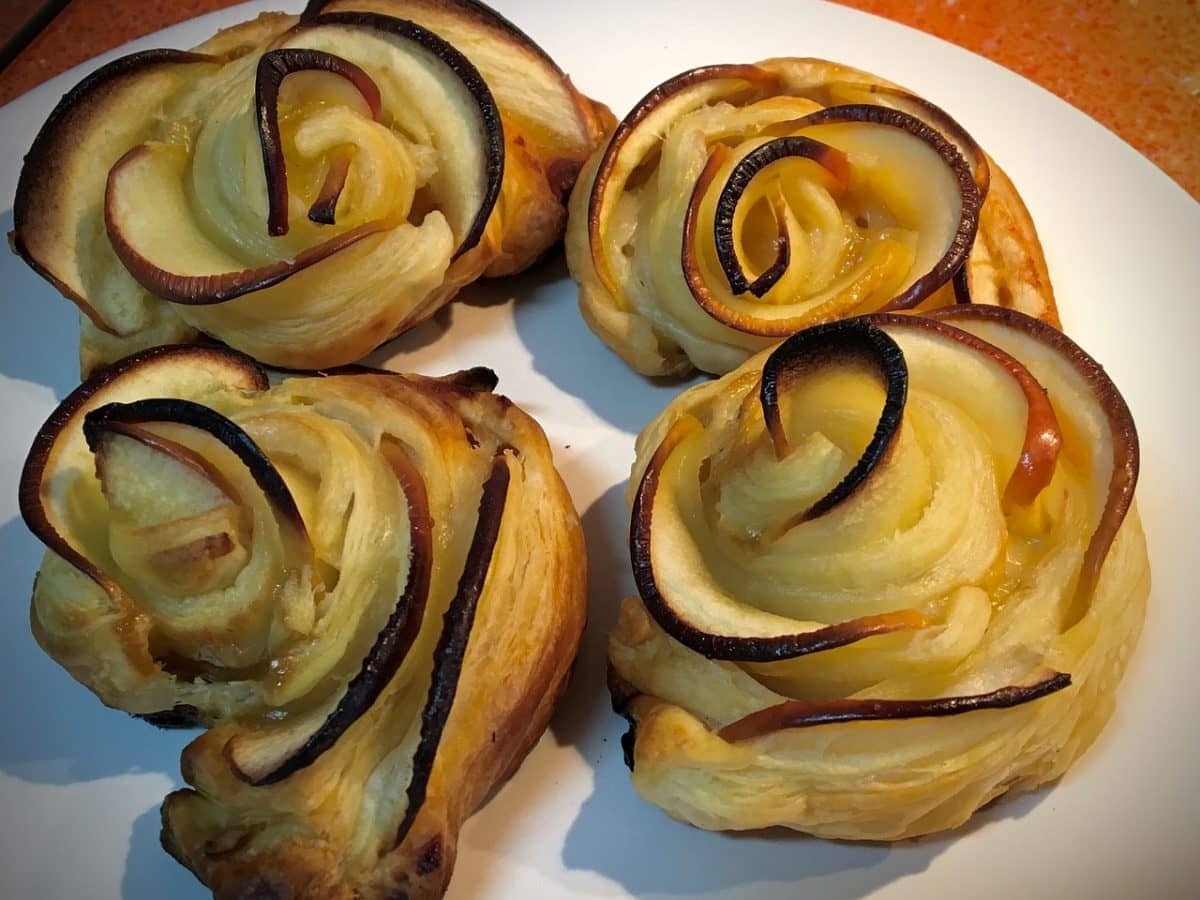 Rosas de hojaldre con calabacín y berenjena