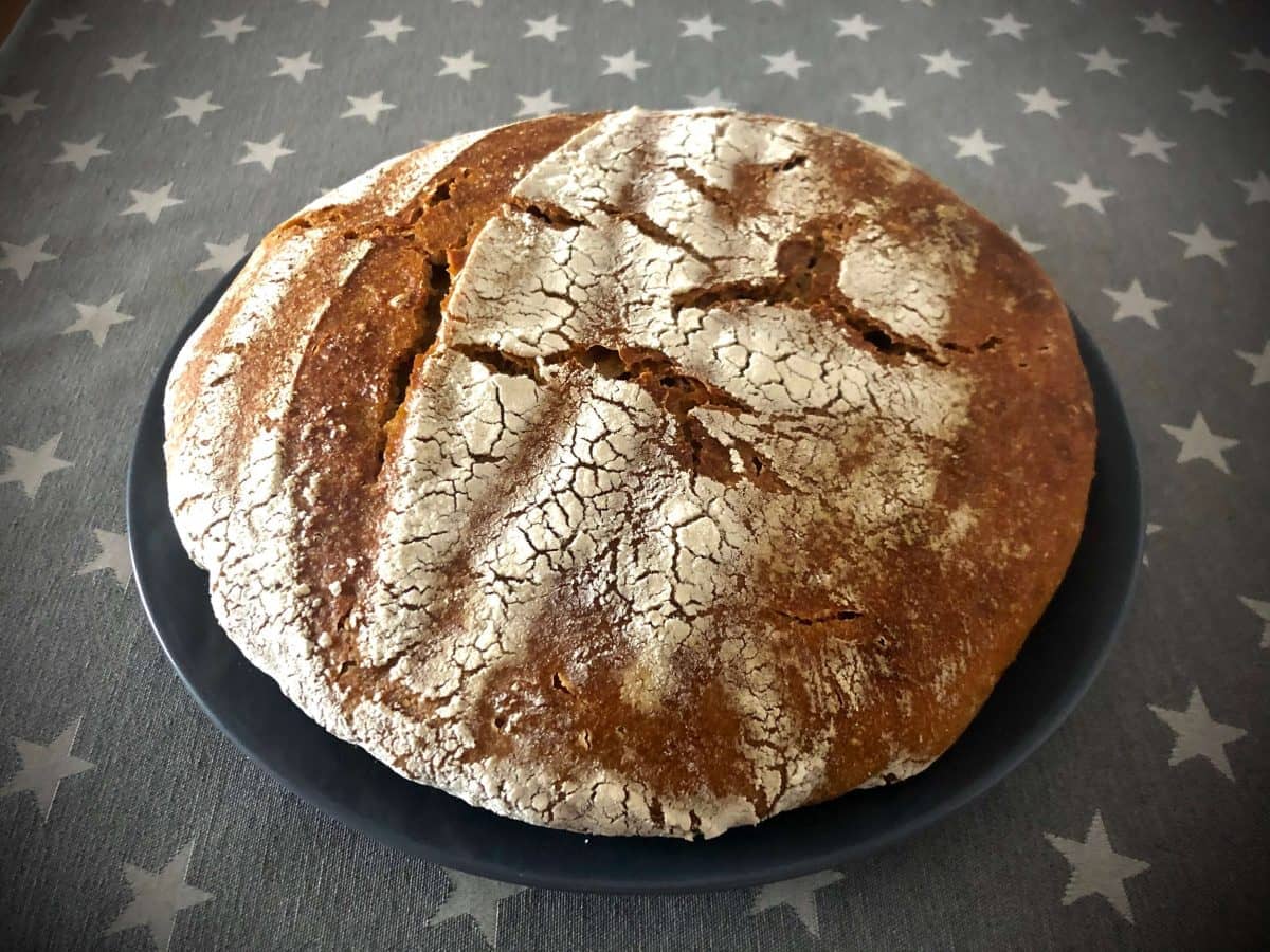 Pan de masa madre con harina de centeno integral